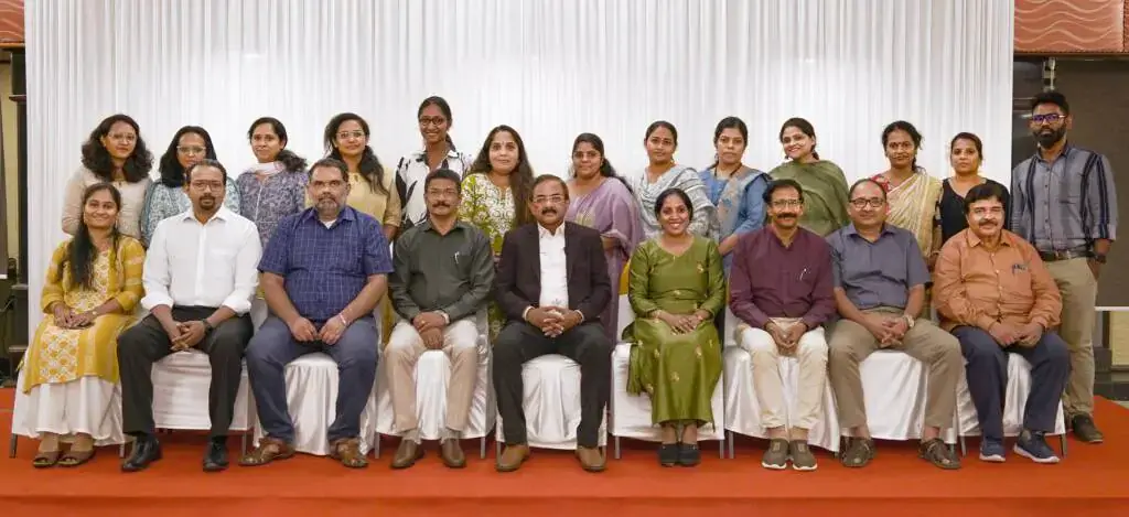 Faculty Group photo at ISSD, an institute for job-oriented courses